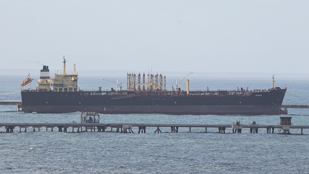 US Seizes Russian-Flagged Tanker as Moscow Reflags Five More Shadow Fleet Ships