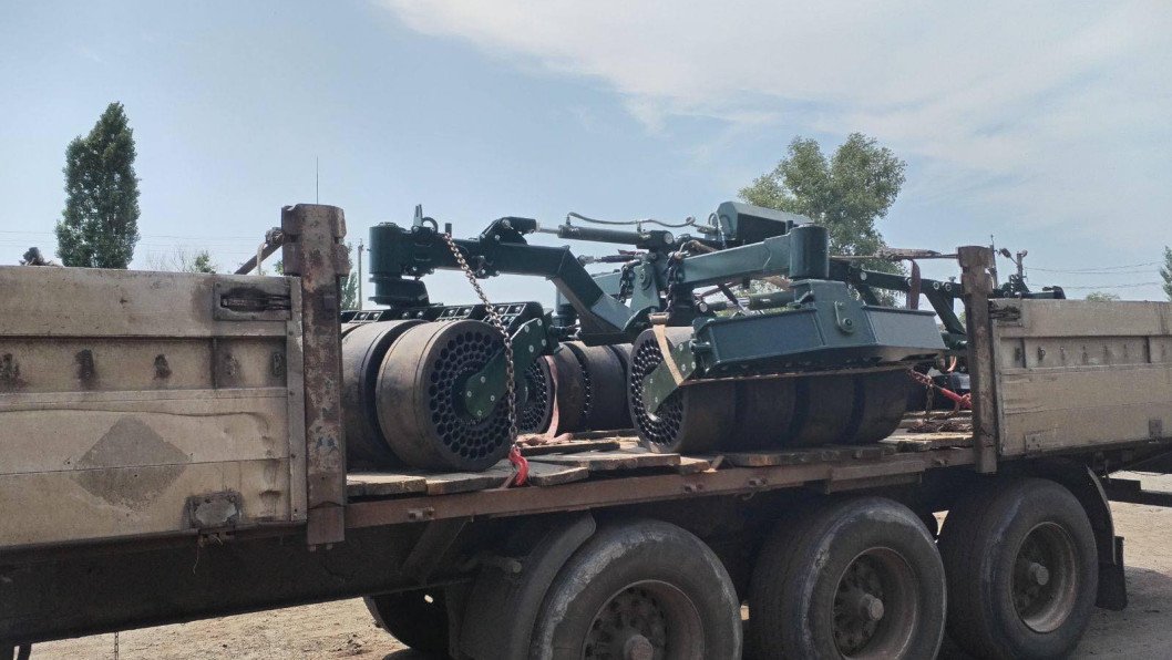 From DIY Farm Tech to NATO Standards: Ukrainian Farmers Deliver Homemade Mine-Clearing Vehicles to Army