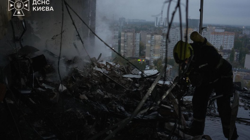 US Restores Ballistic-Missile Warnings to Ukraine as Russia Hits Kyiv High-Rise, Killing 2