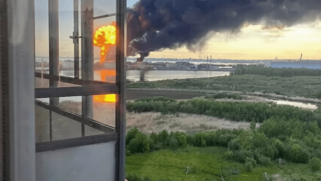St. Petersburg Burns as Ukrainian Drones Hit Major Oil Terminal During Russia’s Economic Showcase