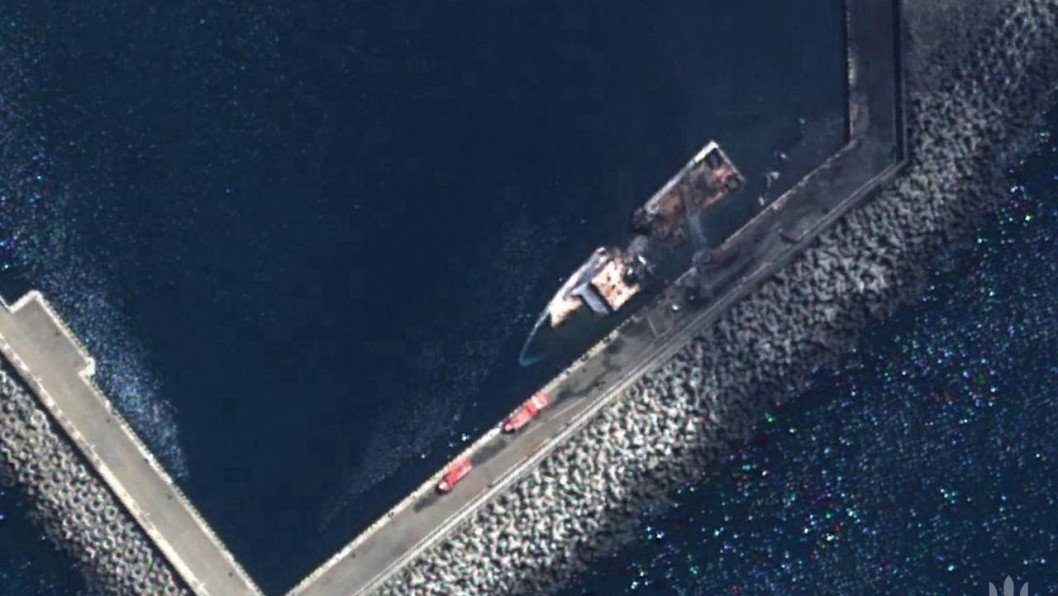 Satellite Images Confirm Destruction of Russian Patrol Ship Izumrud After Ukrainian Drone Strike