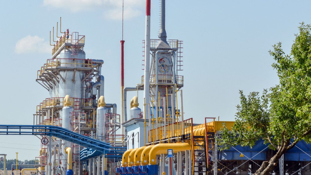 Russia Strikes Gas Facilities in Overnight Attack on Ukraine, Disregarding Ceasefire Agreement