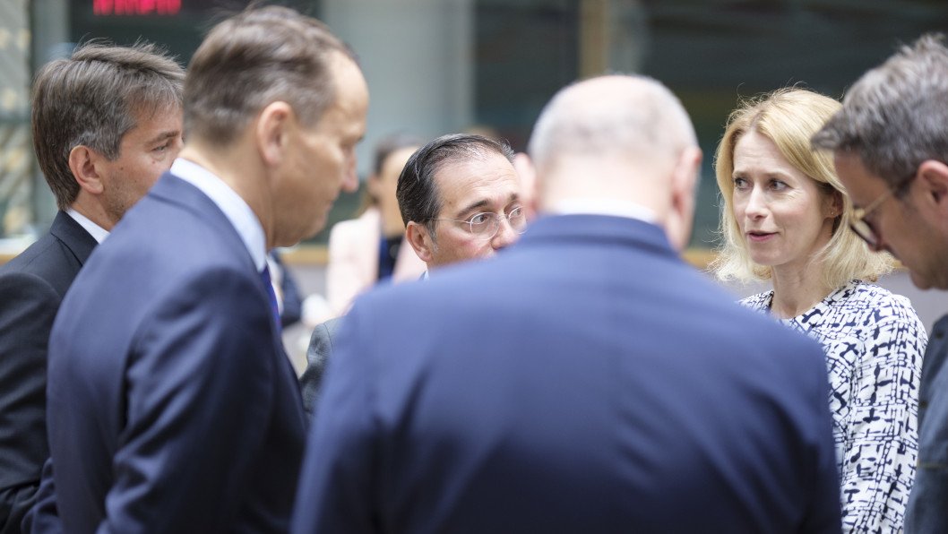 EU Considers Secondary Sanctions Against Countries Helping Russia Bypass Restrictions