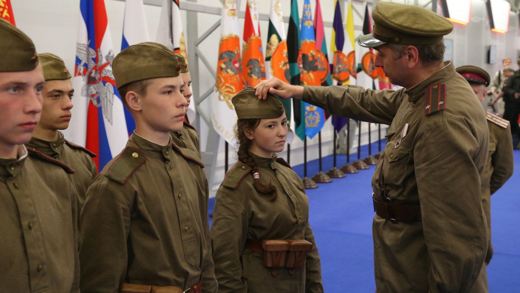 “Country of Victors”: Russian Schools Devote Dozens of Hours to Military Propaganda