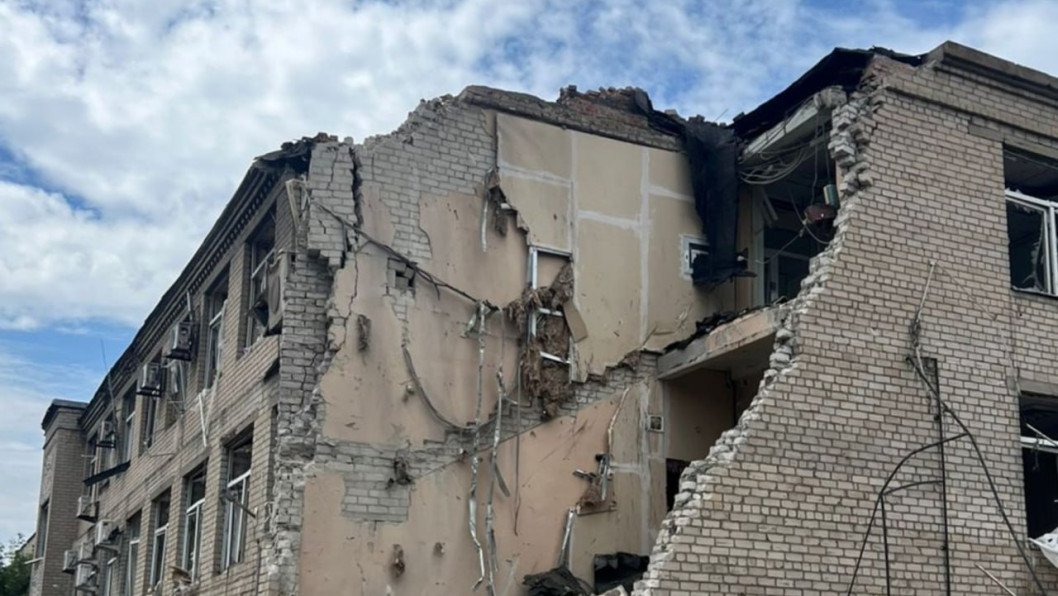 Rusia lanza tres bombas FAB-250 contra Druzhkivka: una mujer muerta y cuatro civiles heridos