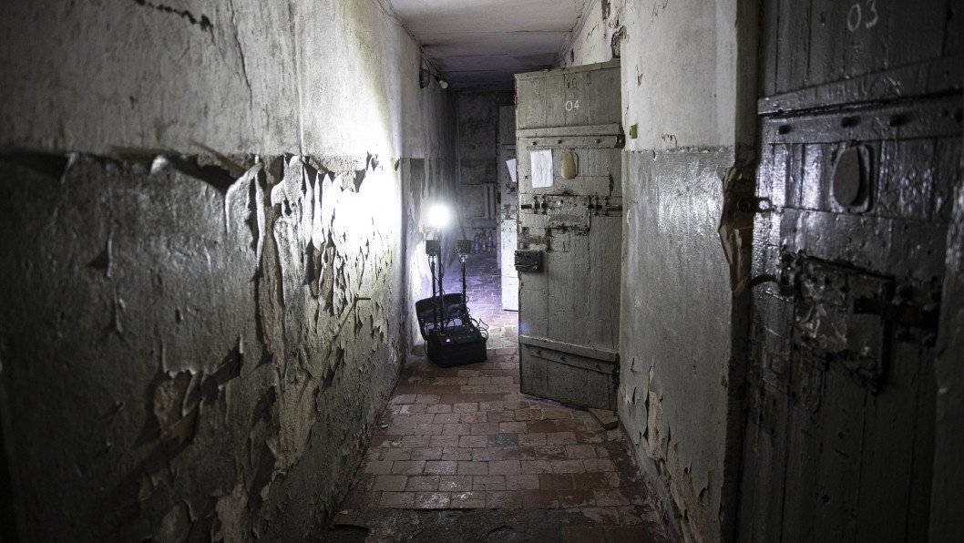 Rusia dirige una red secreta de prisiones de tortura para civiles y prisioneros de guerra ucranianos, según un informe