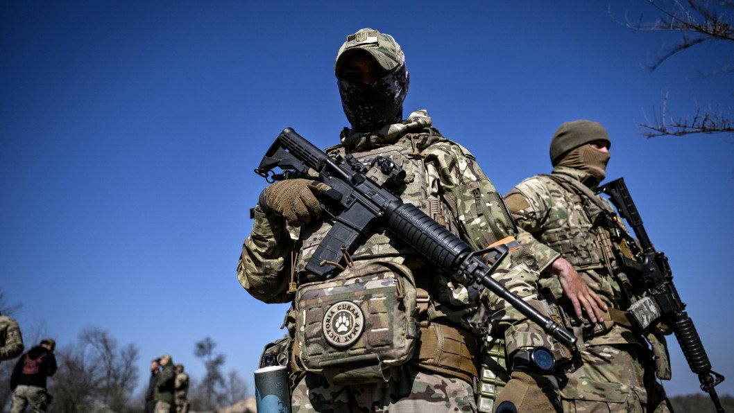 Ukraine May Legalize Private Military Companies as Zelenskyy Backs Veteran Security Sector