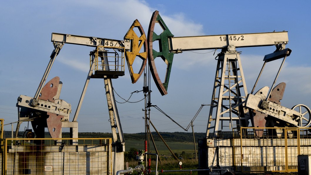 Los ingresos petroleros de Rusia se desploman: caerán 25.000 millones de dólares en 2025 y el crudo se venderá a mitad de precio