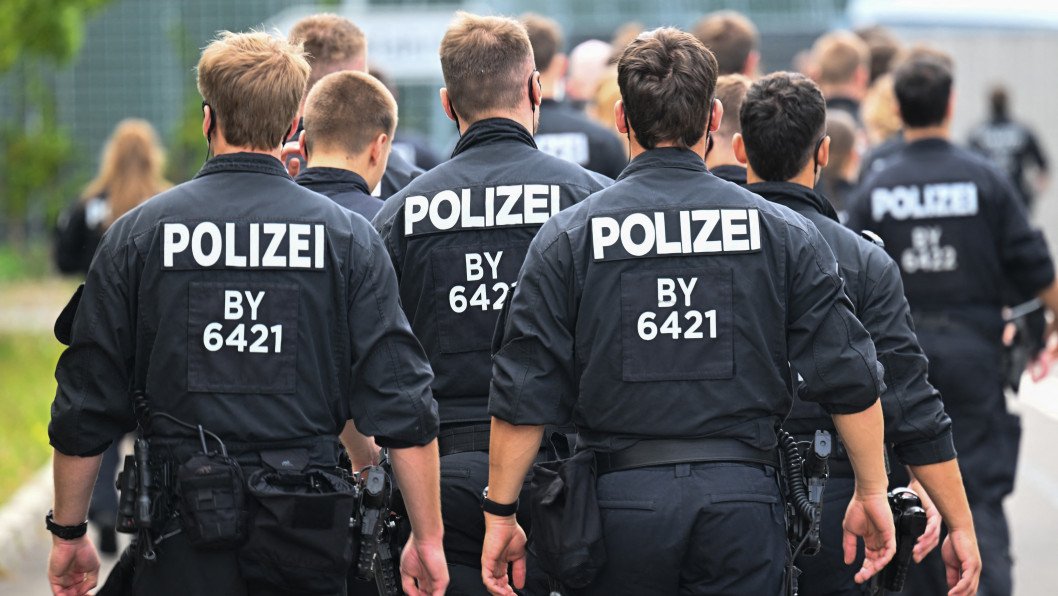 Russian “Disposable Agents” Caught With Explosive Device on Way to German Defense Target