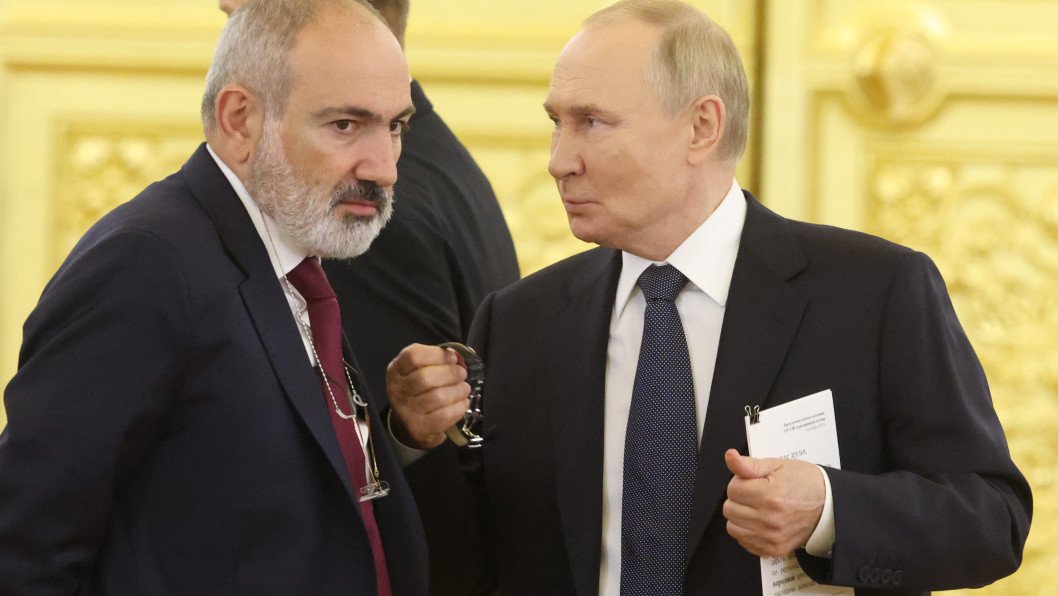 Pashinyan Skips Russia-Led Summit After Putin Threatens Armenia With “Ukrainian Scenario”
