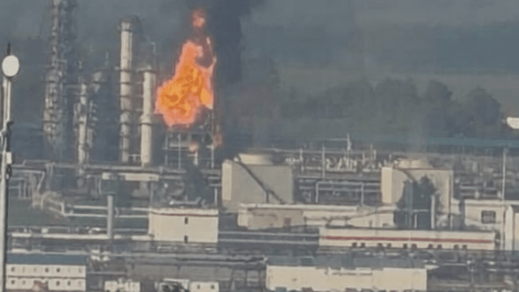 Ukrainian Drones Strike Hit Major Russian Refinery That Processes 5% of the Country’s Oil