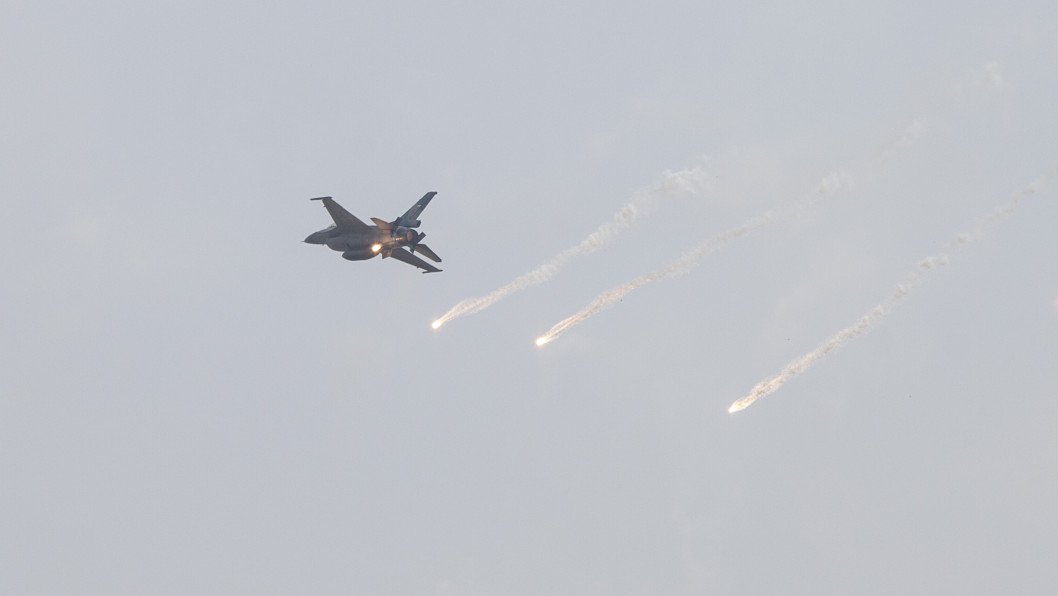 Ukrainian F-16 Pilot Sets World Record for Most Missiles Shot Down in a Single Mission