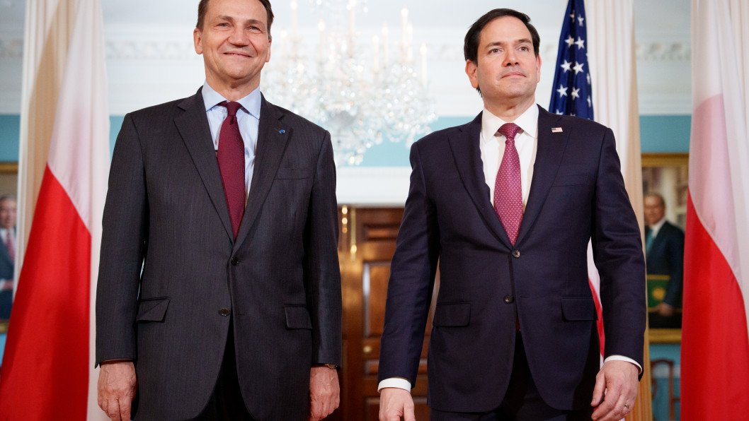 Sikorski y Rubio debaten en Miami el final de la guerra en Ucrania y destacan la fuerte presencia de EE. UU. en el flanco oriental de la OTAN