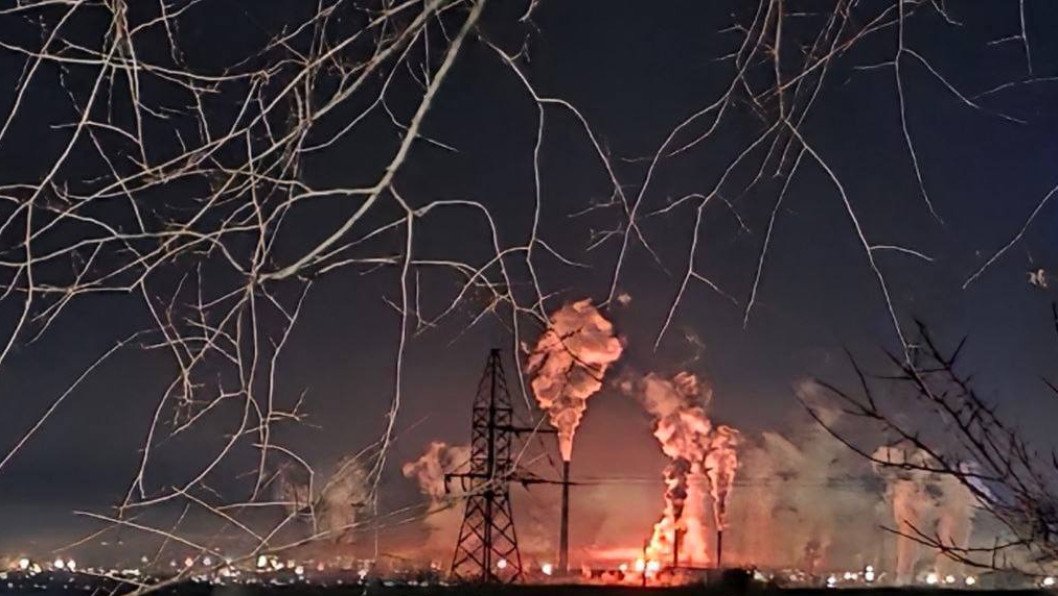 Drones Set Fire to Russian Plant That Feeds Explosives Into Missile and Artillery Production