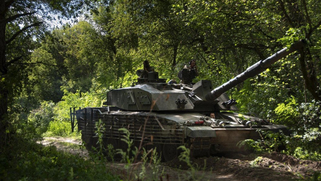 Tanks, Missiles, and 184,000 Drones. Here’s What’s Inside Britain’s Huge Ukraine Arsenal