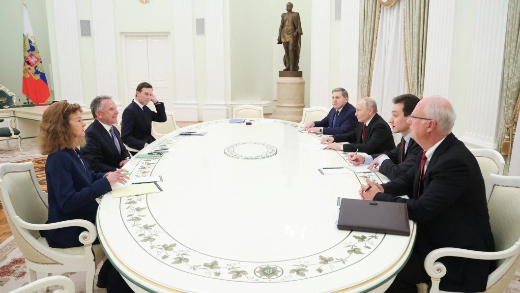 US Envoys Leave Moscow Without Peace Deal—Zelenskyy Says Ukraine Awaits US Signal