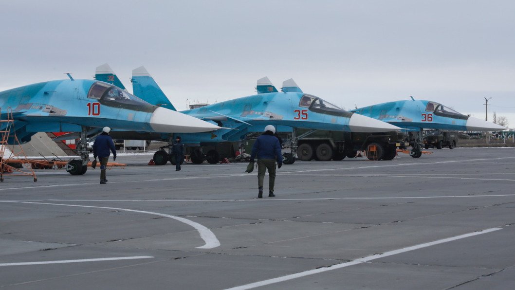 Ukraine Takes Out 6 Russian Su-34M Bombers With a Single Airbase Strike, Navy Says