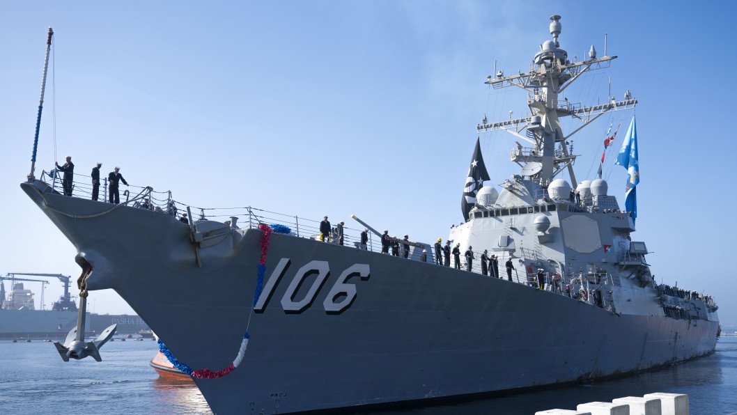 In Rare Naval Standoff, US Destroyer Forces Russian Oil Tanker Into Caribbean U-Turn