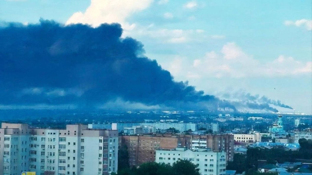 Ukraine’s Military Intelligence Sets Russia’s Syzran Oil Refinery on Fire in Deep Strike