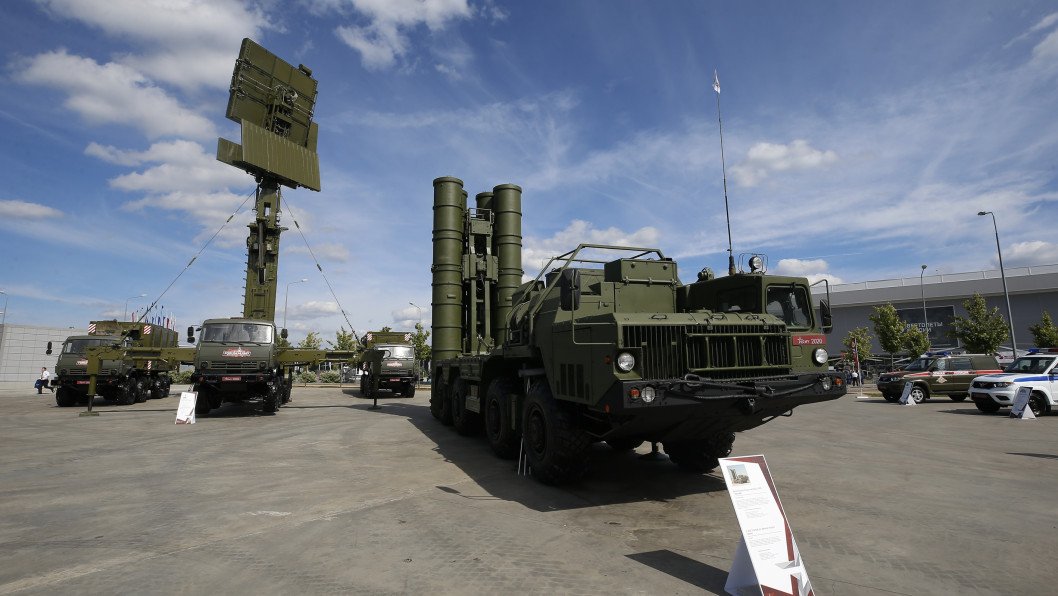 Russia Struggles With Anti-Aircraft Missile Shortage Amid Escalating Military Operations