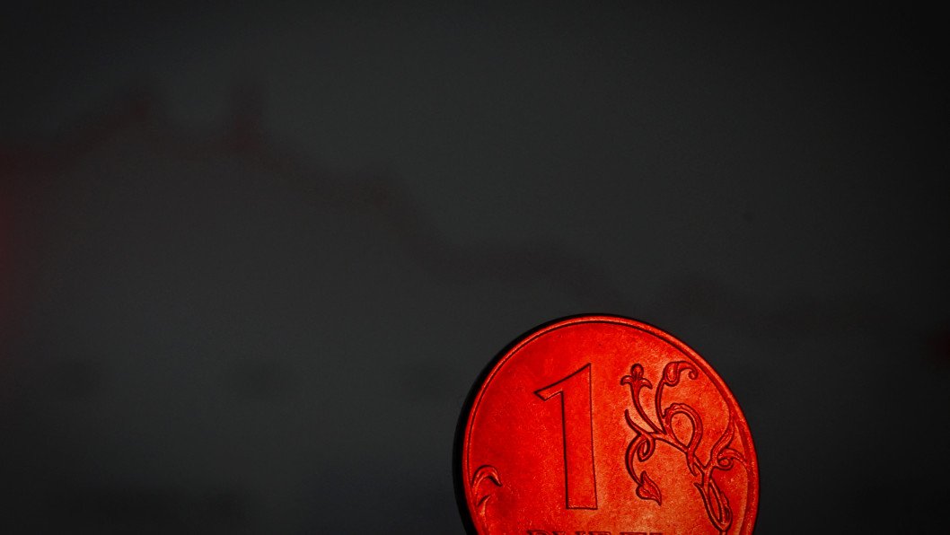 Russia’s Corporate Debt Strain Spreads as 27 Bond Obligations Go Unpaid in One Week