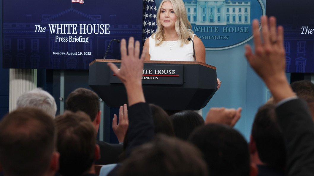 US Weighs Air Support for Ukraine as Putin–Zelenskyy Meeting Planned