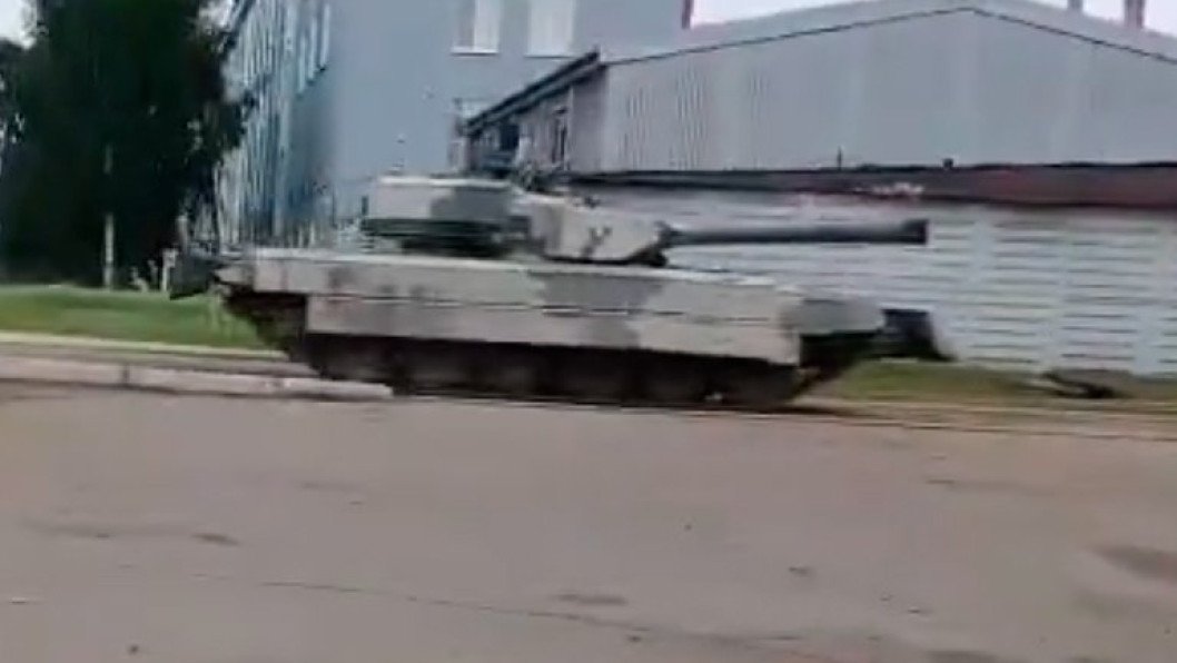 Russia’s New “Shturm” Robot Tank Arrives—AI Hype, 1970s Chassis