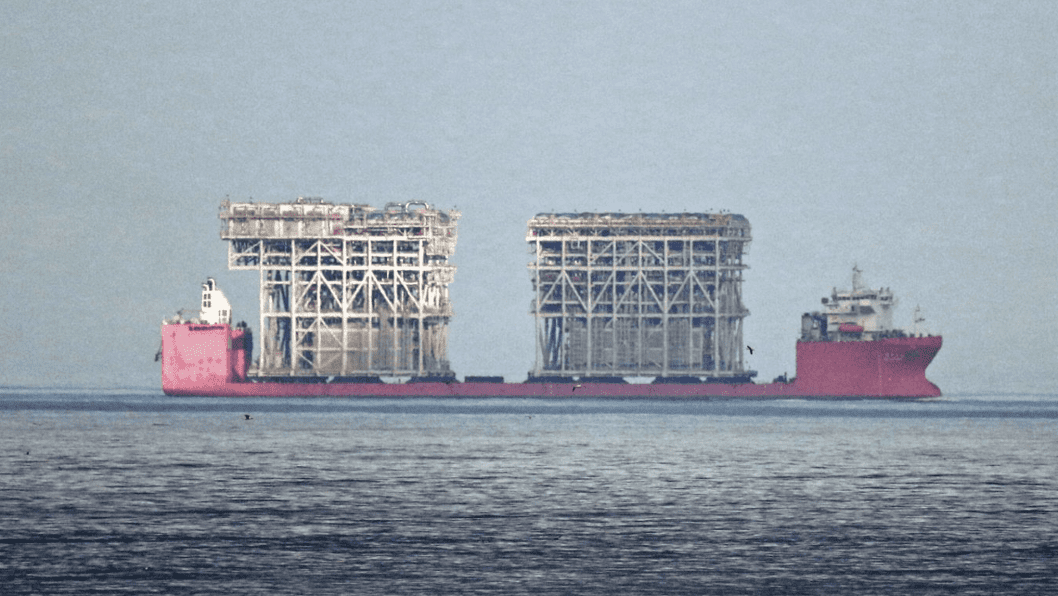 Chinese Ship Returns With Russia-Bound LNG Equipment After Sanctions Block Delivery