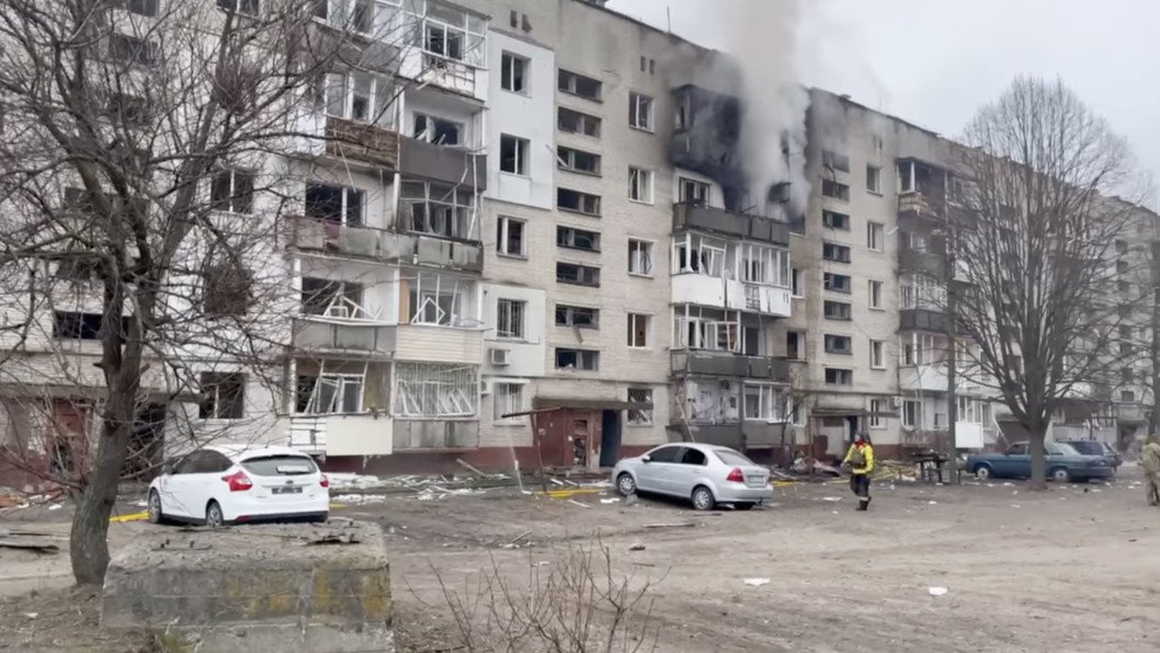 Russian Missile Strike on Sumy Injures at Least 90, Hits Hospital and School
