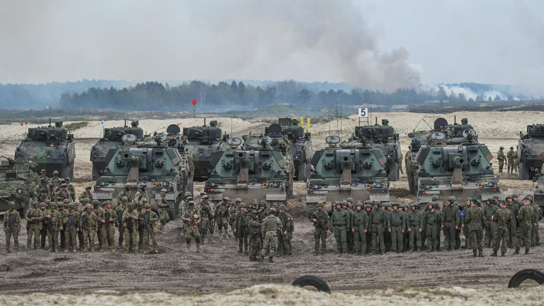 10 Nations Poised to Deploy Forces to Ukraine in Security Pact, Bloomberg Reports