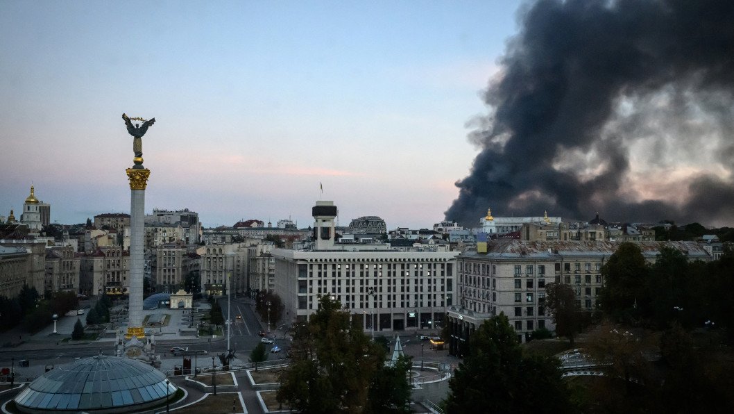 Russia Unleashes Ballistic Missiles and Drones on Kyiv Hours After US Envoys Depart
