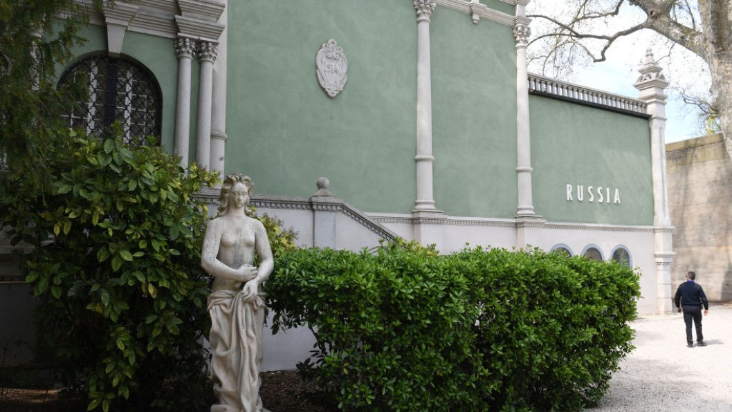 Venice Biennale Jury Bars Russian, Israeli Artists From Awards Over ICC Warrants