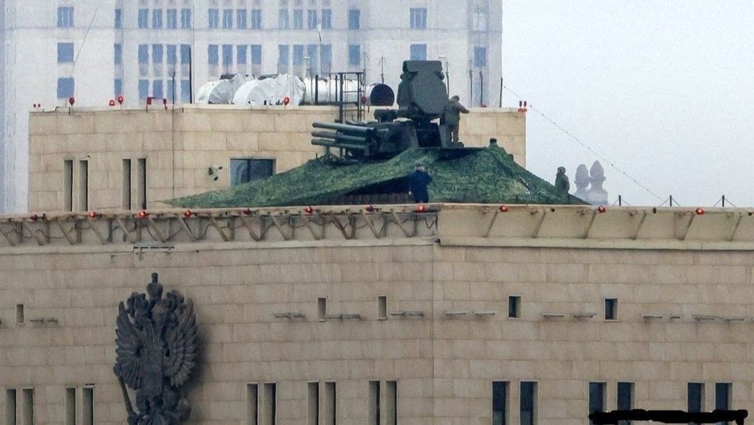 Russia Packed Nearly 100 Pantsirs and 25 S-300/400 Around Moscow. Ukrainian Drones Still Got Through