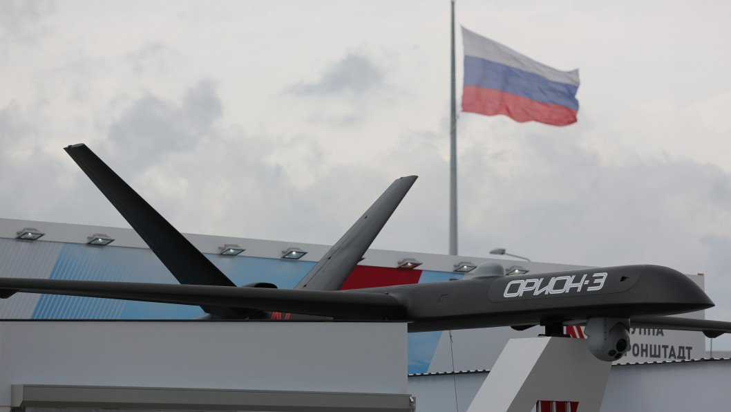 Ukrainian FPV Drone Neutralizes Russia’s Orion UAV—Striking Its “Nerve Center”