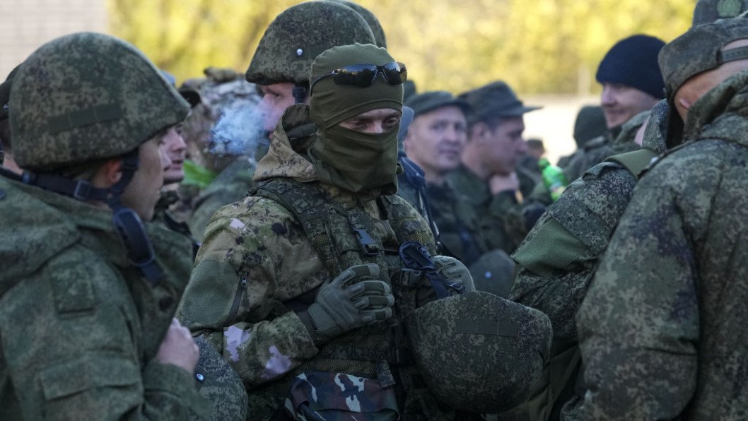 Putin Preparing Post-Election Mobilization of Up to 500,000 Troops, Zelenskyy Warns