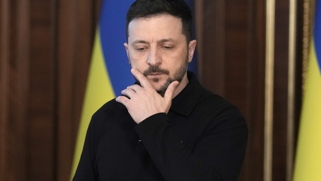 China Allegedly Supplying Russia With Gunpowder and Artillery, Zelenskyy Says