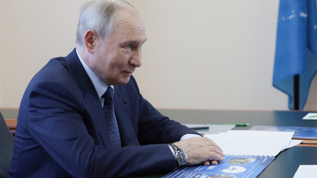 Russian Government Hides Last Remaining Financial Reserves as Budget Gap Widens