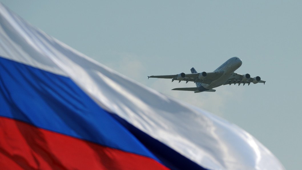 Russians Abandon Flights for Trains as Drone Disruptions Paralyze Major Airports