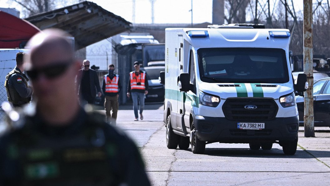 Ukrainian Bank Staff Allegedly Given “Relaxant” Injection During Detention in Hungary