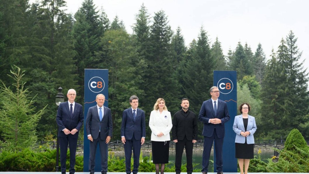 Zelenskyy Announces €40 Billion Investment Strategy for Carpathian Eight