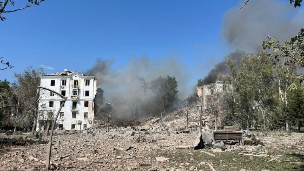Russian Forces Bomb Central Kramatorsk in Ukraine—Killed and Injured as Building Torn in Two