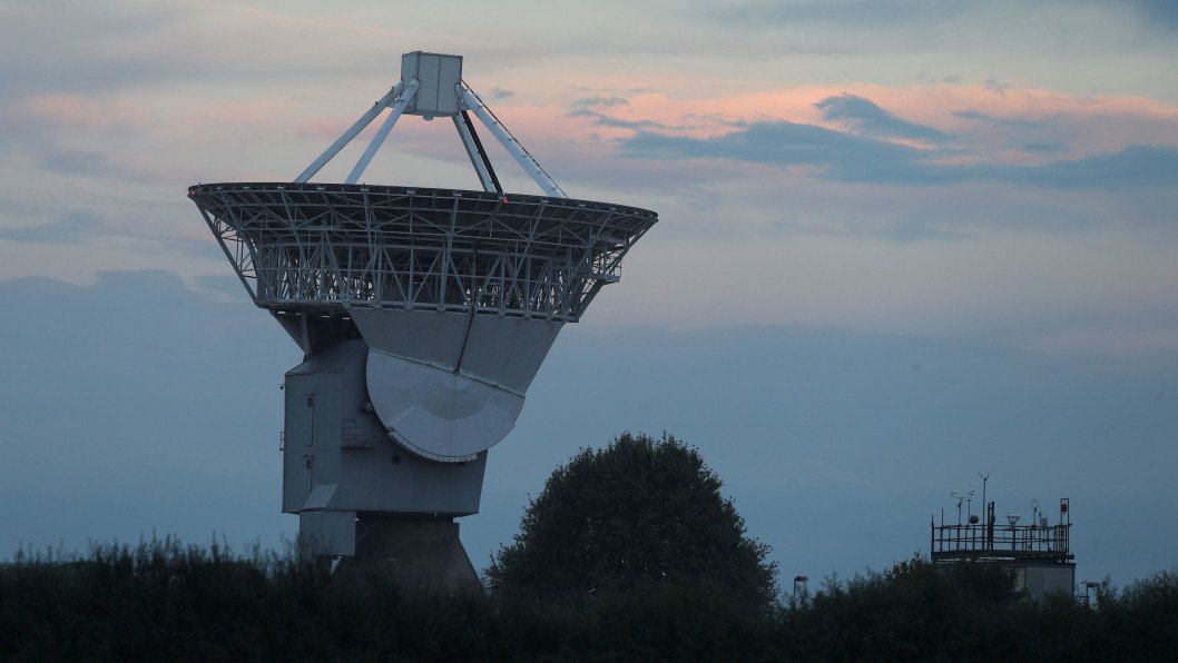 Rusia está interfiriendo semanalmente los satélites militares del Reino Unido, revela un general británico