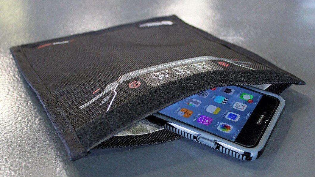 Traveling to Areas Close to the Frontline in Ukraine? Here’s 7 Steps You Can Take to Operate Your Phone Safely