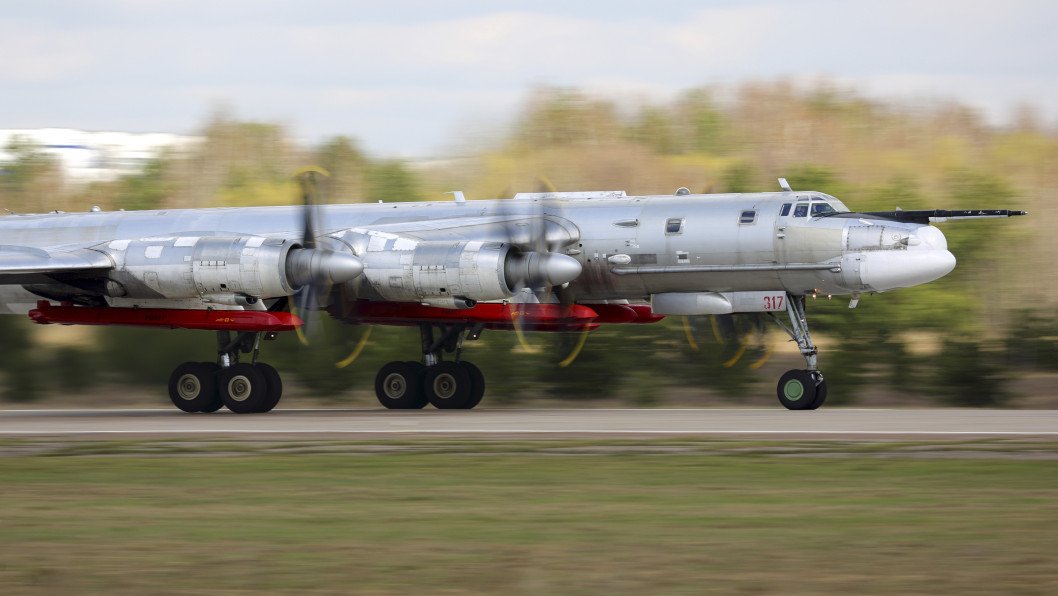 Russian Tu-95s and Tu-160s Fly Heaviest Raid in Months—But Ukraine Renders It a Flop