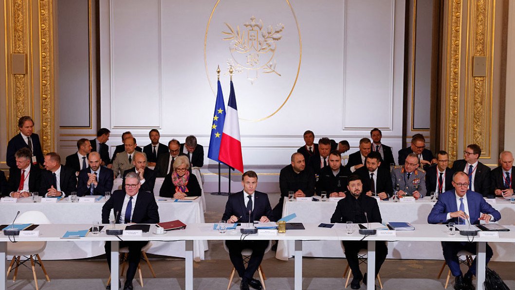 Zelenskyy, Macron, and Starmer Sign Declaration for Deployment of Western Forces to Ukraine After War