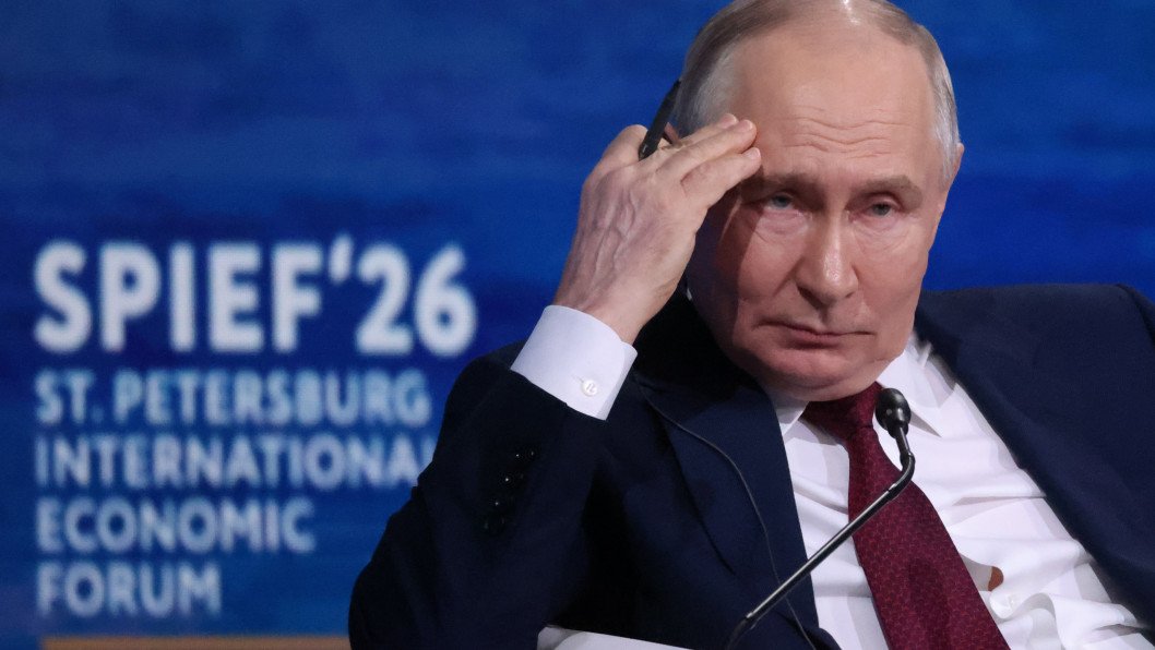 Russian State Pollster Halts Publication of Putin’s Open Trust Ratings Amid Record Decline