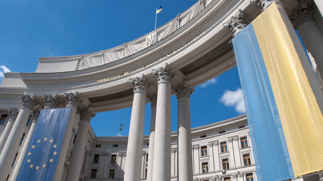 Ukraine Pushes Back on Hungary and Slovakia Over Druzhba Halt and Cites Russian Drone Strike