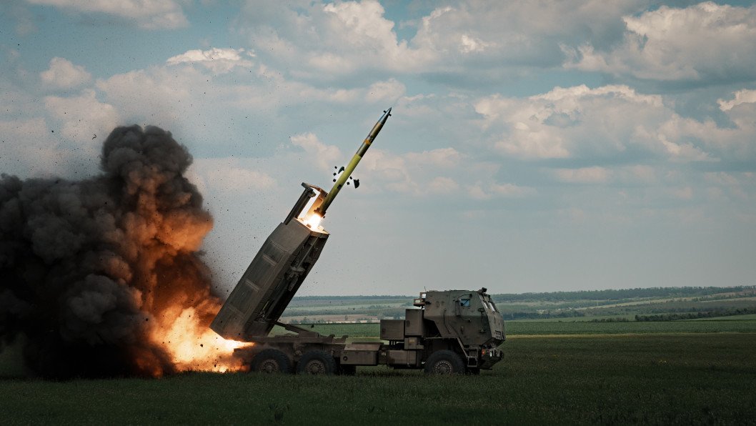 GMLRS Rockets and 155mm Shells Reportedly Head to Ukraine as Trump Resumes Arms Deliveries