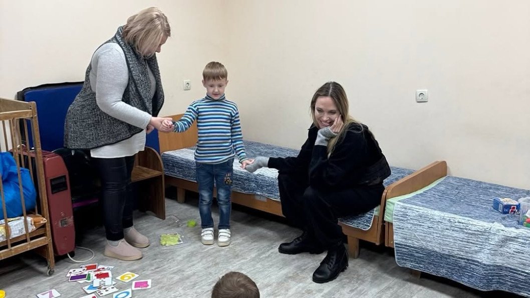 Angelina Jolie Speaks Out About Visit to Kherson and Mykolaiv: “Threat of Drones Was Constant”