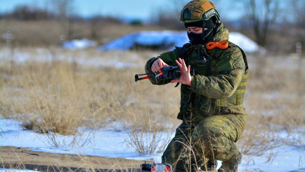 Russian Soldiers Resist Orders to Install State Messaging App “MAX” in Donetsk Region
